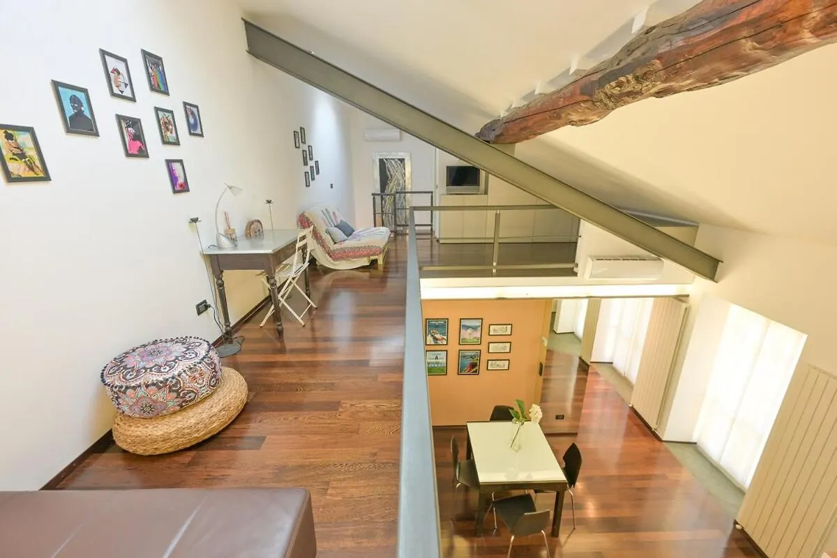The Star Loft - A Luxury Top Floor Como Appartement